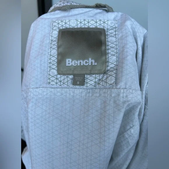 Bench white jacket, small - Picture 3 of 3